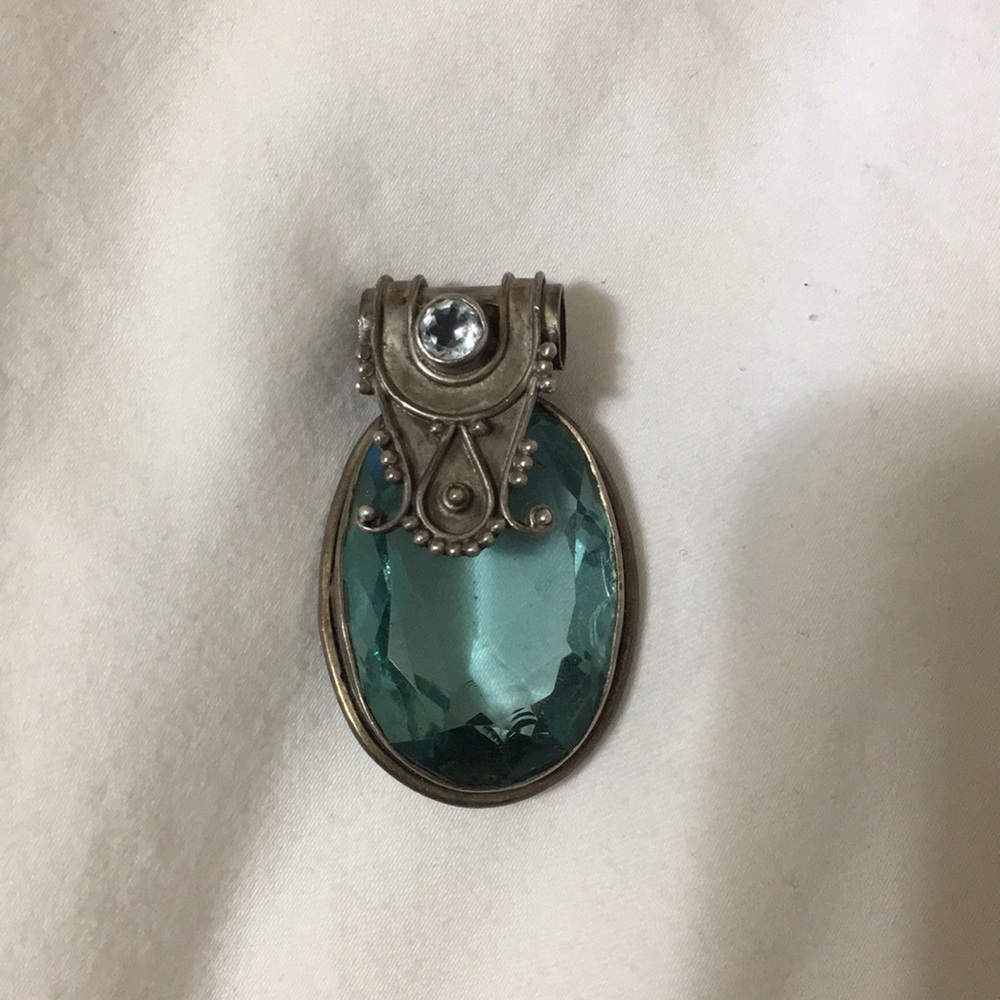 Beautiful. Silver 925  with beautiful stone